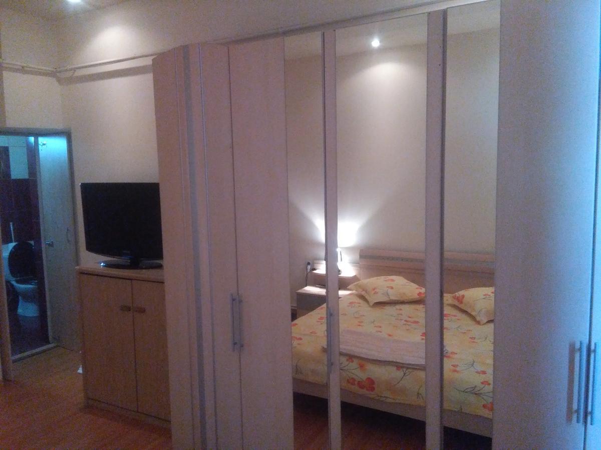 Hotel Casa Ovi Si Simo à Haţeg Extérieur photo
